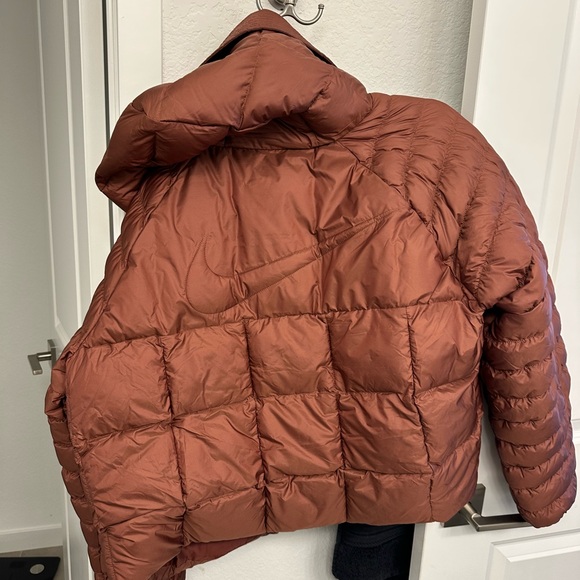 Nike Women's Puffer Jacket Therma-Fit - Picture 7 of 7